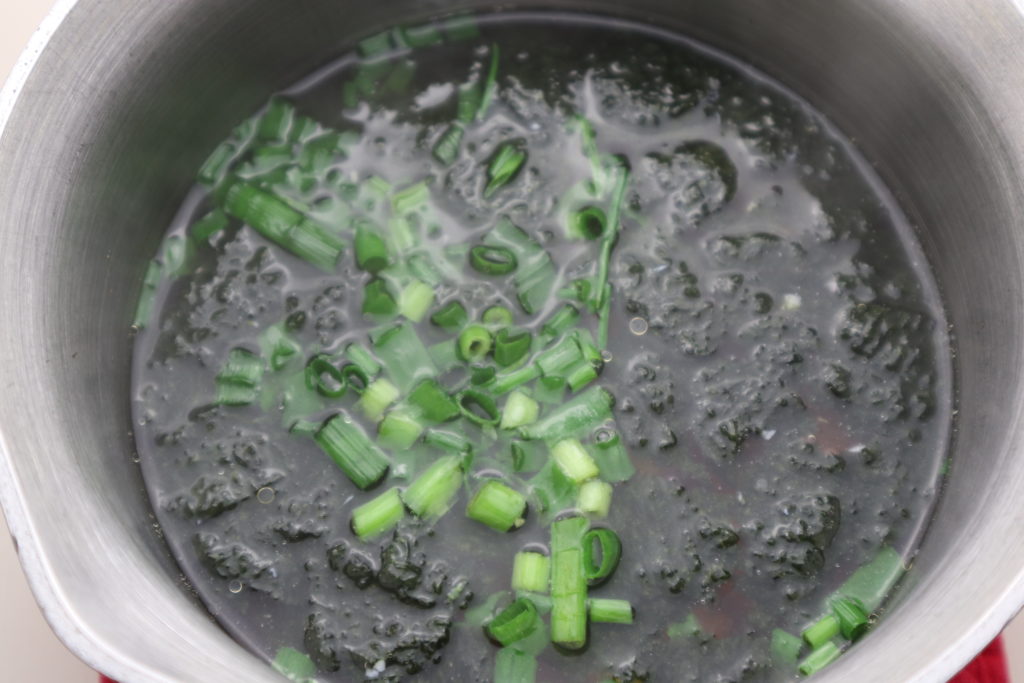 ねぎとのり、豆腐の韓国風スープ（2人前）の作り方仕上げ